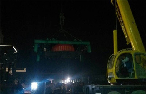 油冷電磁自卸除鐵器，湖南油冷自卸式電磁除鐵器工作視頻_國(guó)家標(biāo)準(zhǔn)_湖南油冷自卸式電磁除鐵器廠家訂做配電箱型號(hào) 